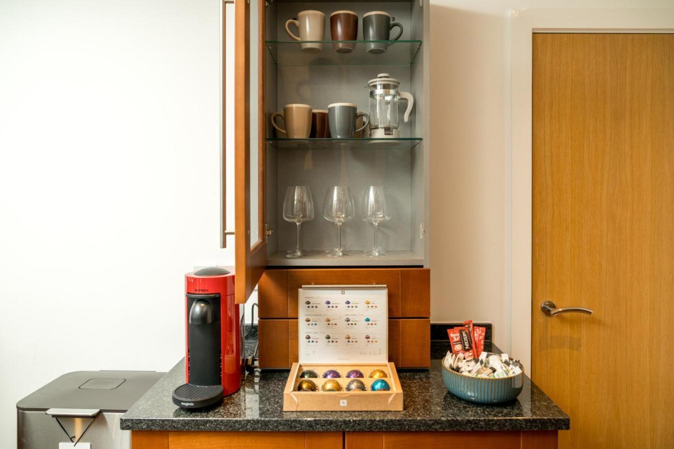 Stunning 3 Bedroom Flat, With Parking, Sleeps Six, Near Greenwich Park *