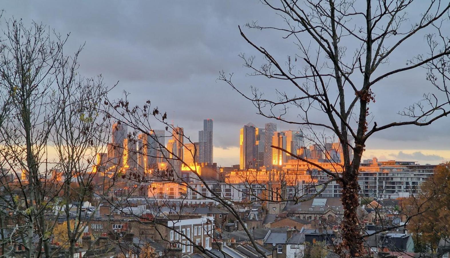 Stunning 3 Bedroom Flat, With Parking, Sleeps Six, Near Greenwich Park Apartment *